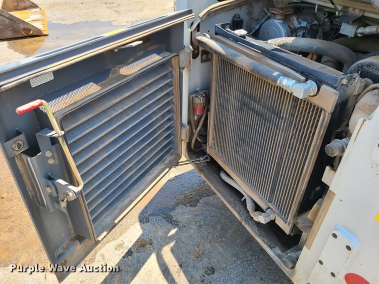 image for item L1328 2016 Takeuchi TL8  tracked skid steer loader