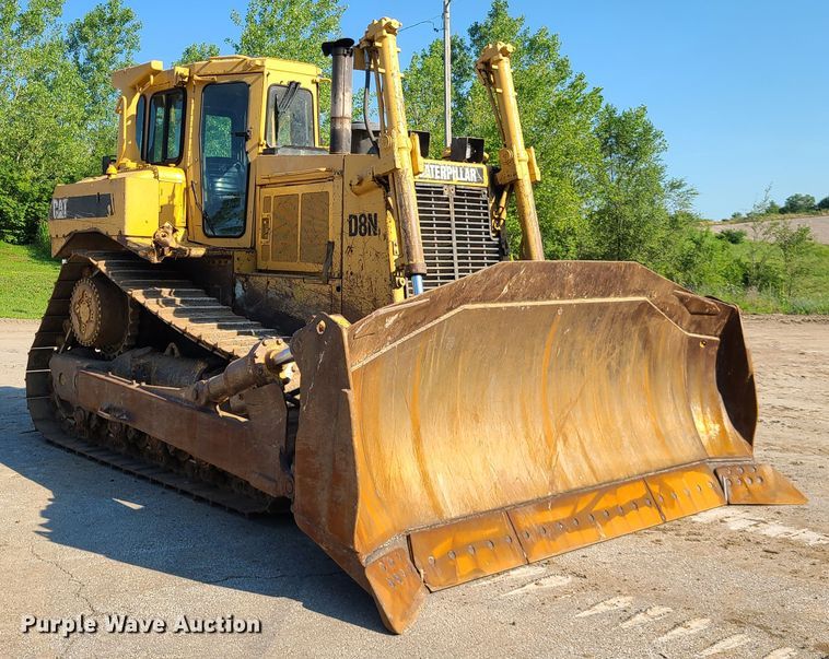 image for item L1331 1990 Caterpillar D8N  dozer