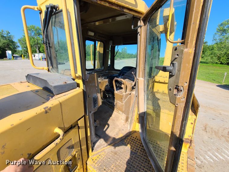 image for item L1331 1990 Caterpillar D8N  dozer