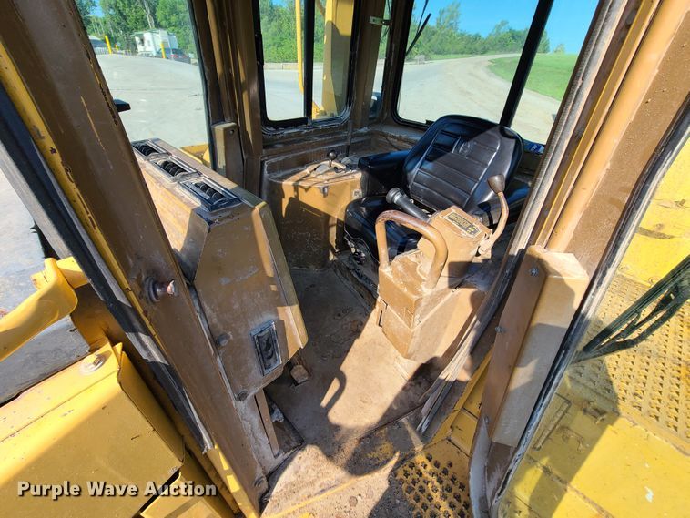 image for item L1331 1990 Caterpillar D8N  dozer