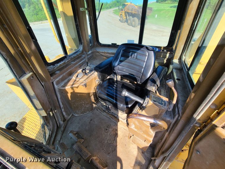 image for item L1331 1990 Caterpillar D8N  dozer