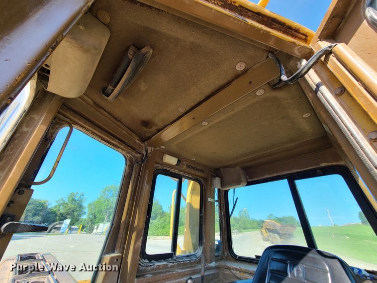 image for item L1331 1990 Caterpillar D8N  dozer