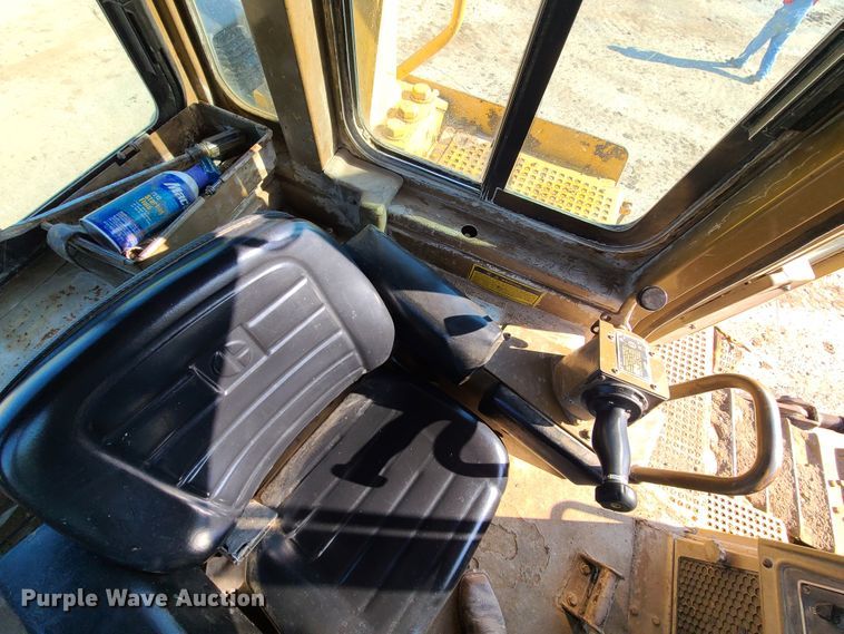 image for item L1331 1990 Caterpillar D8N  dozer