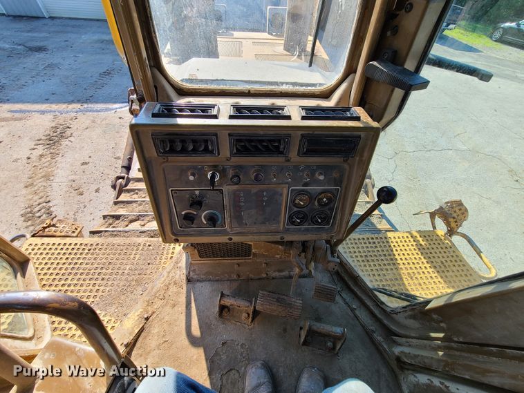 image for item L1331 1990 Caterpillar D8N  dozer