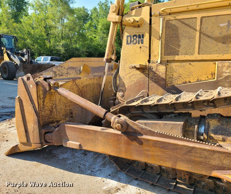 image for item L1331 1990 Caterpillar D8N  dozer
