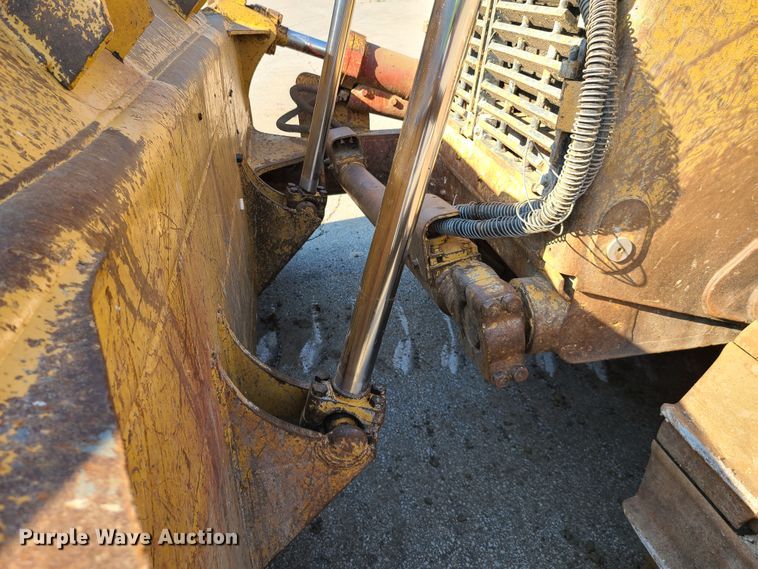 image for item L1331 1990 Caterpillar D8N  dozer