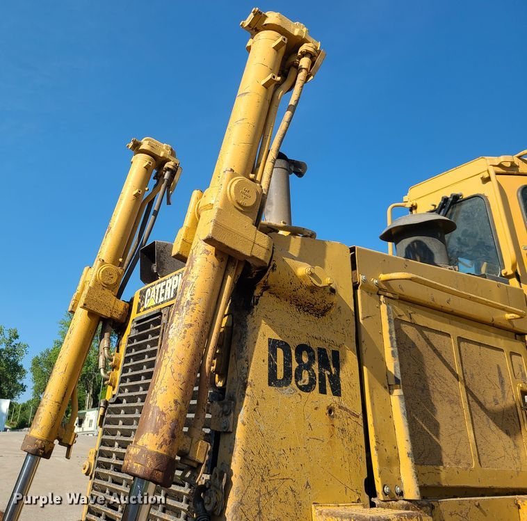 image for item L1331 1990 Caterpillar D8N  dozer