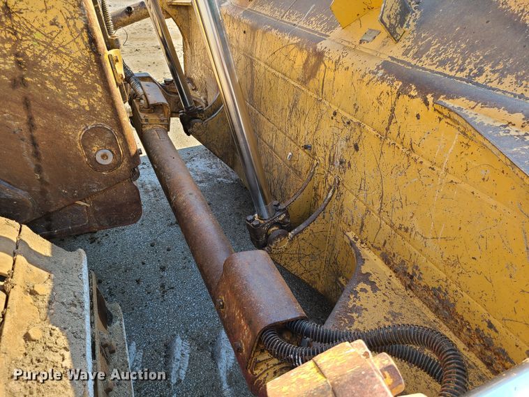 image for item L1331 1990 Caterpillar D8N  dozer