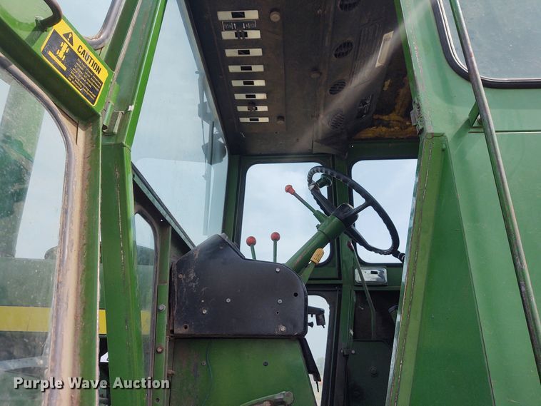 image for item BY9355 1973 John Deere 7520  4WD tractor