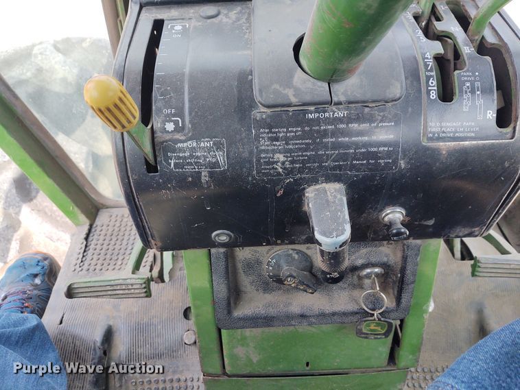 image for item BY9355 1973 John Deere 7520  4WD tractor