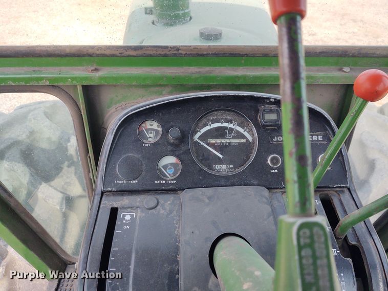 image for item BY9355 1973 John Deere 7520  4WD tractor