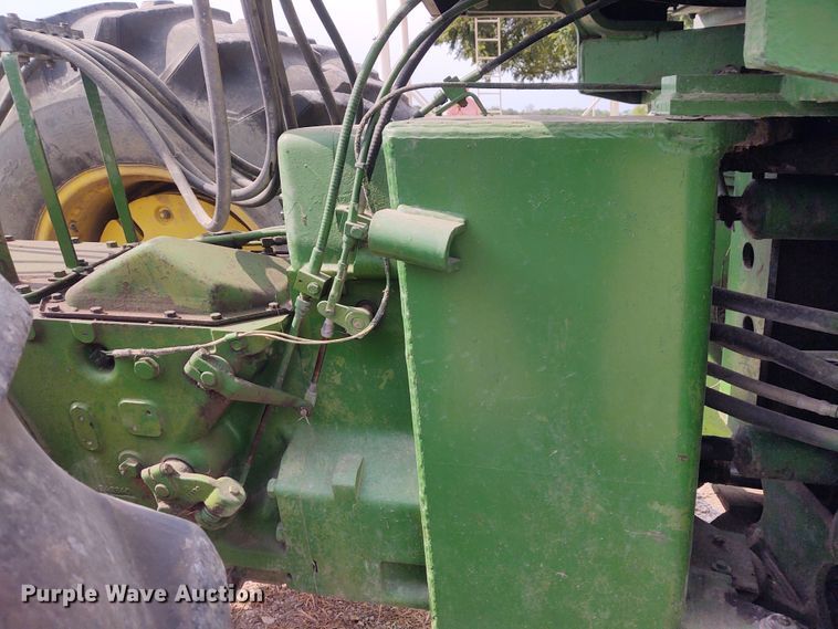 image for item BY9355 1973 John Deere 7520  4WD tractor