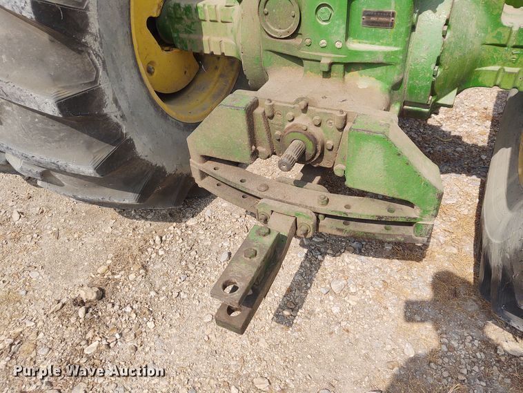 image for item BY9355 1973 John Deere 7520  4WD tractor