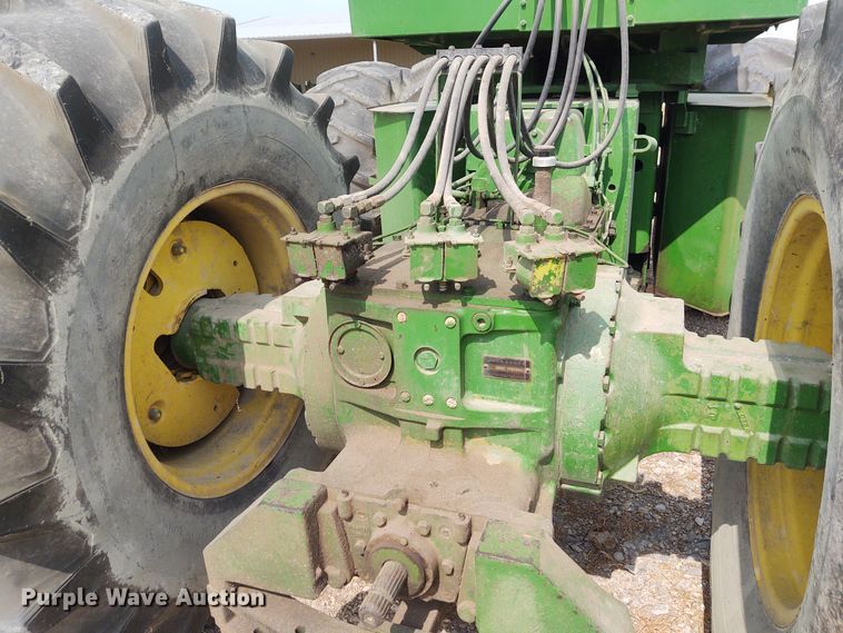 image for item BY9355 1973 John Deere 7520  4WD tractor