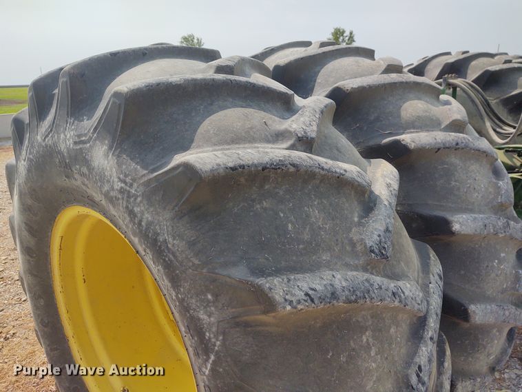 image for item BY9355 1973 John Deere 7520  4WD tractor