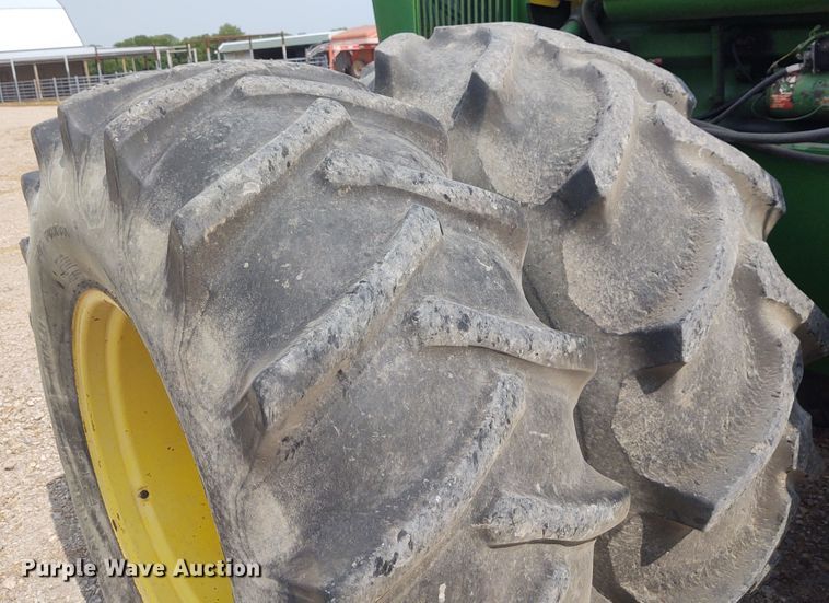 image for item BY9355 1973 John Deere 7520  4WD tractor