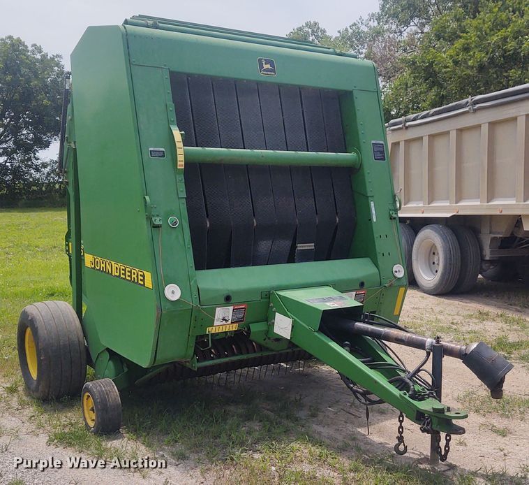 image for item BY9360 1997 John Deere 566  round baler
