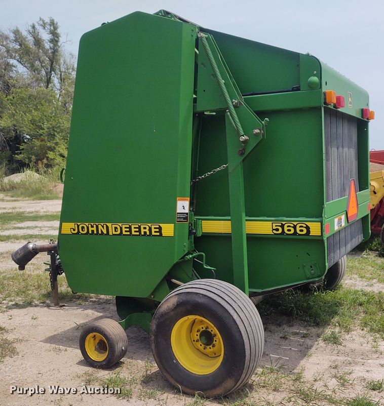 image for item BY9360 1997 John Deere 566  round baler