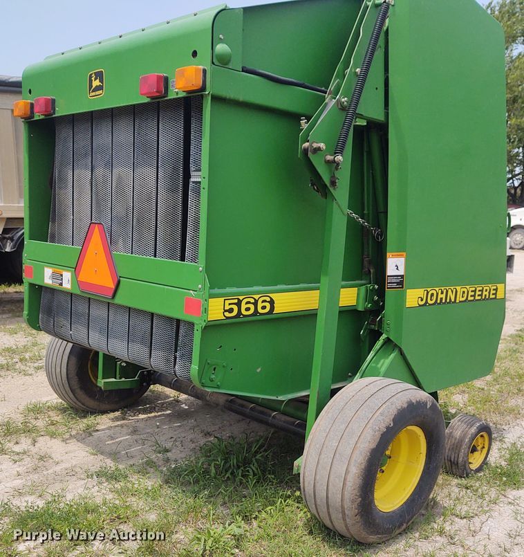 image for item BY9360 1997 John Deere 566  round baler