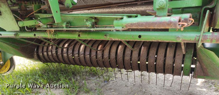 image for item BY9360 1997 John Deere 566  round baler