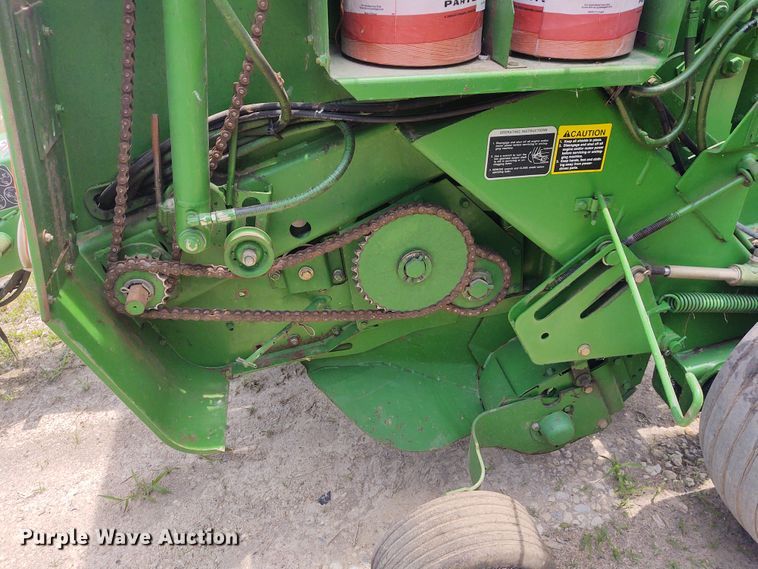 image for item BY9360 1997 John Deere 566  round baler