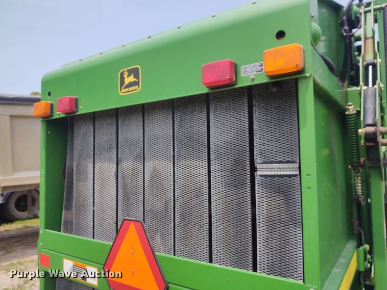 image for item BY9360 1997 John Deere 566  round baler
