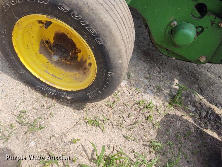 image for item BY9360 1997 John Deere 566  round baler