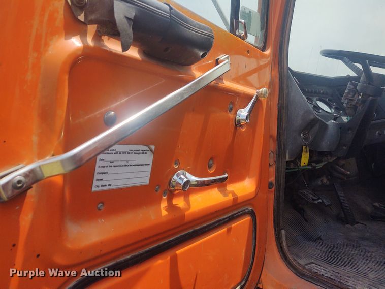 image for item BY9366 1984 Ford LT8000  grain truck