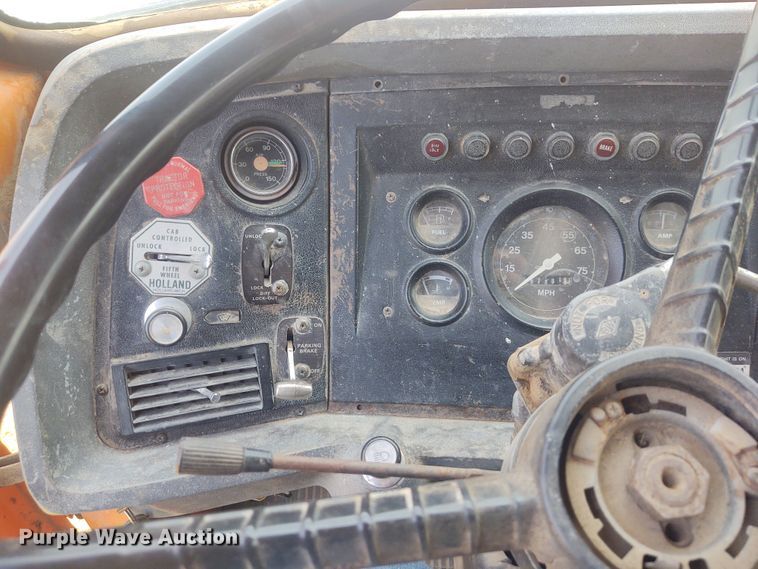 image for item BY9366 1984 Ford LT8000  grain truck