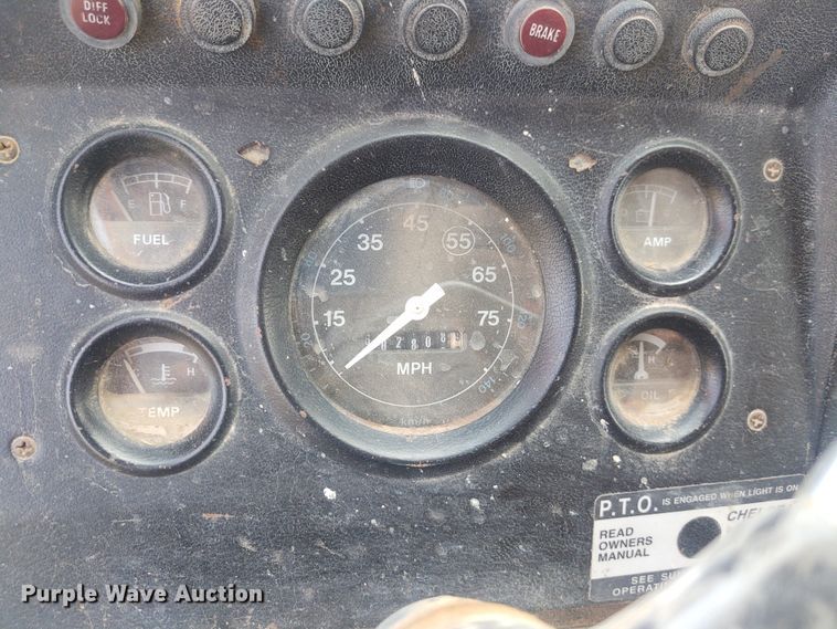 image for item BY9366 1984 Ford LT8000  grain truck