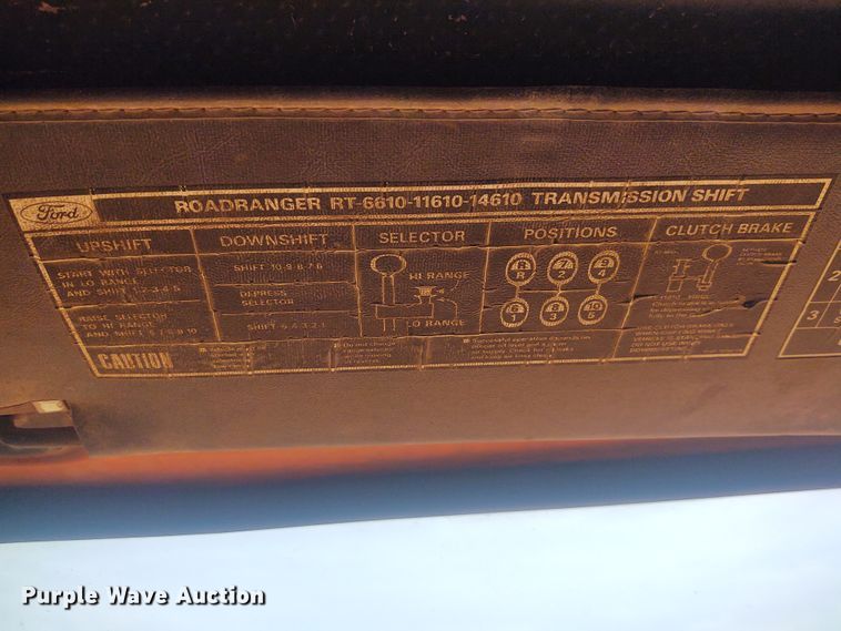 image for item BY9366 1984 Ford LT8000  grain truck