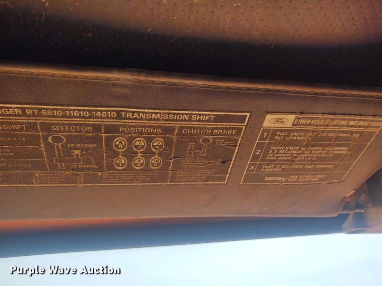 image for item BY9366 1984 Ford LT8000  grain truck