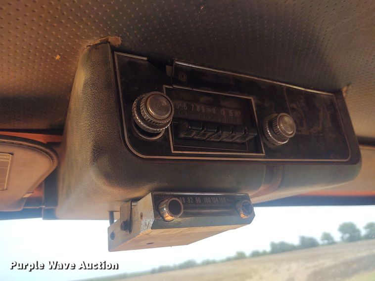 image for item BY9366 1984 Ford LT8000  grain truck