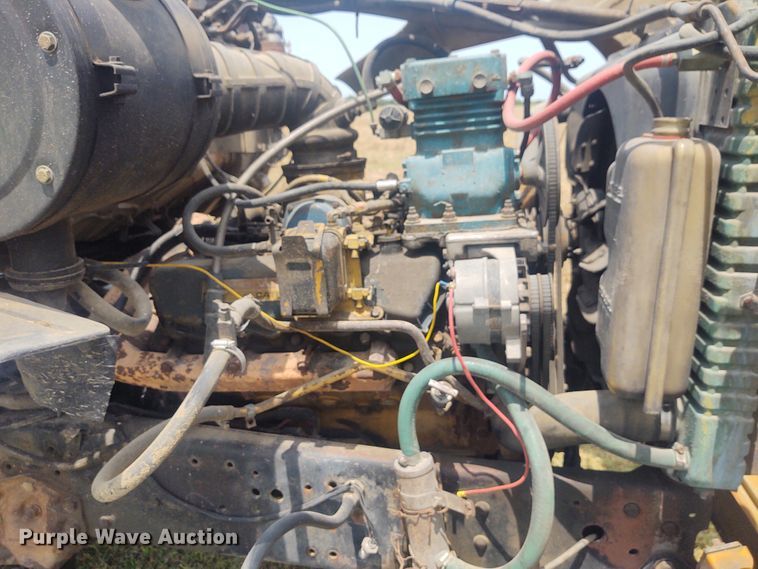 image for item BY9366 1984 Ford LT8000  grain truck