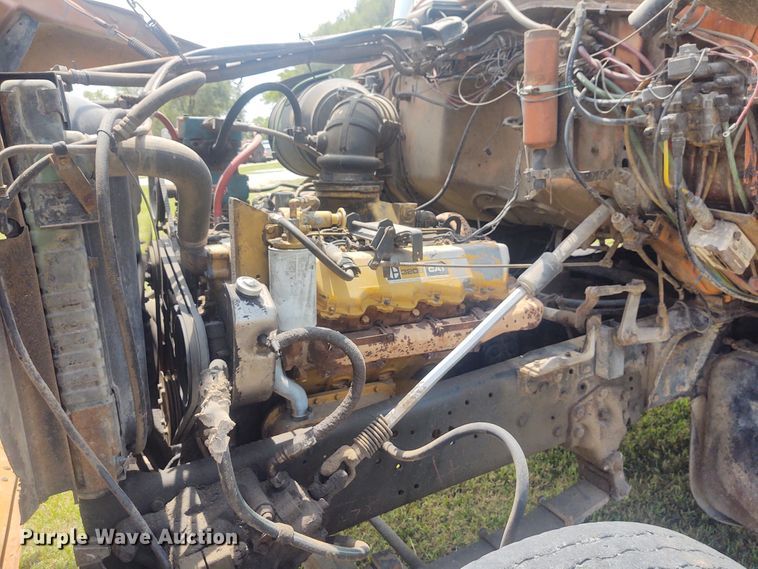 image for item BY9366 1984 Ford LT8000  grain truck