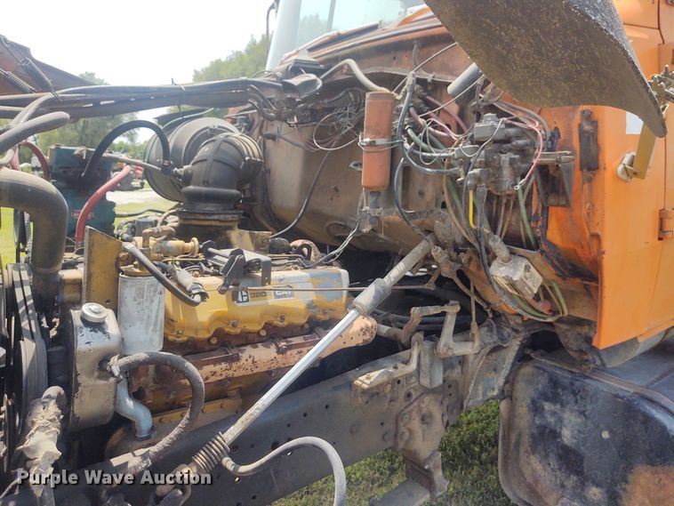 image for item BY9366 1984 Ford LT8000  grain truck