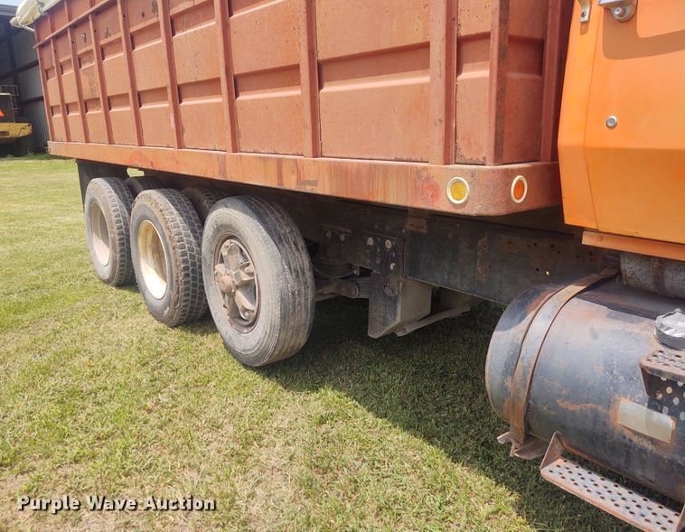 image for item BY9366 1984 Ford LT8000  grain truck