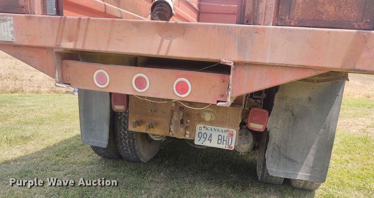 image for item BY9366 1984 Ford LT8000  grain truck