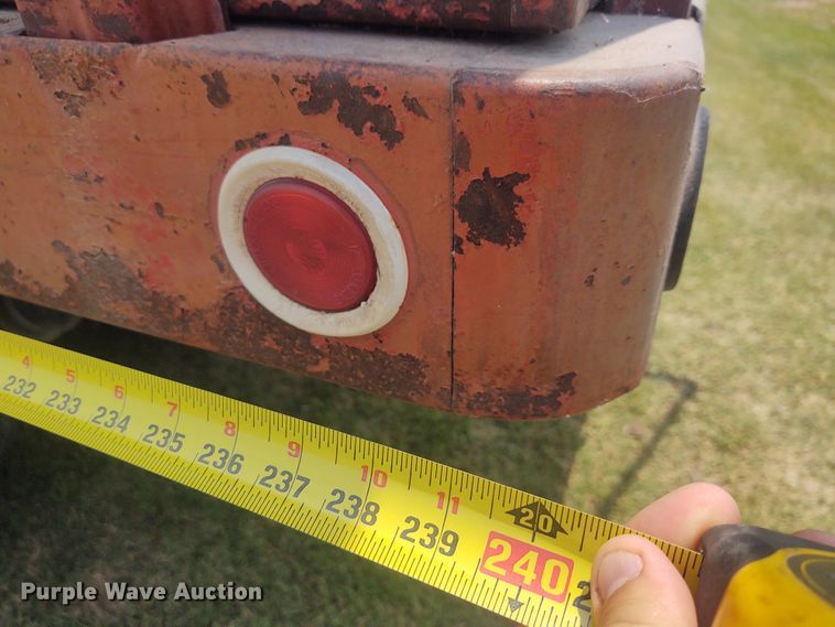 image for item BY9366 1984 Ford LT8000  grain truck