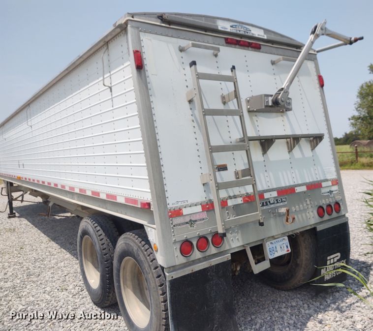 image for item BY9368 2002 Wilson  grain trailer