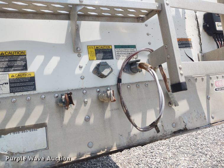 image for item BY9368 2002 Wilson  grain trailer