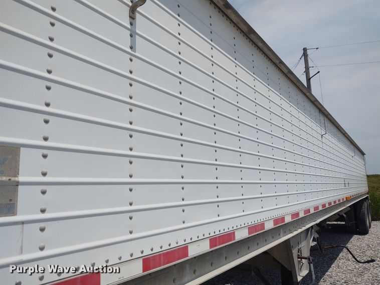 image for item BY9368 2002 Wilson  grain trailer