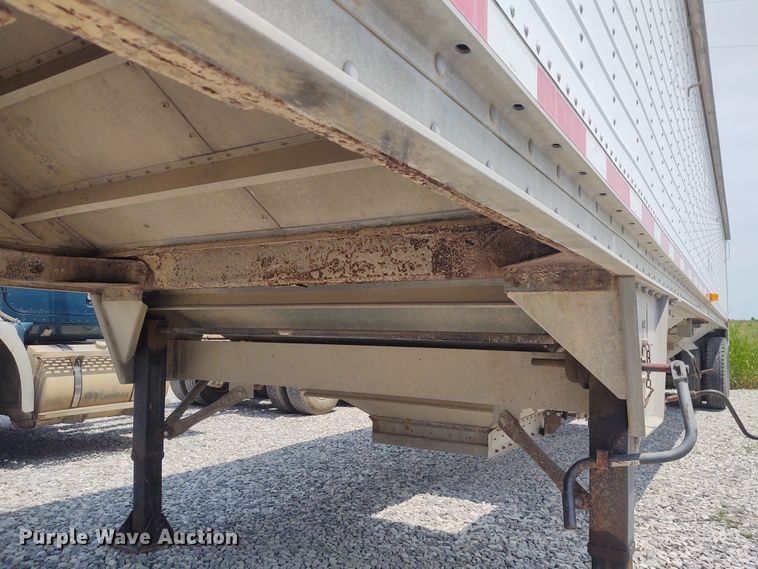 image for item BY9368 2002 Wilson  grain trailer