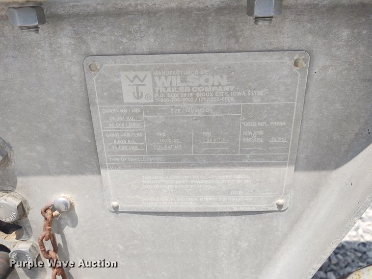 image for item BY9368 2002 Wilson  grain trailer