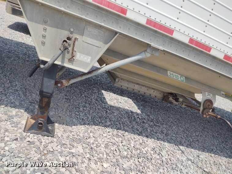image for item BY9368 2002 Wilson  grain trailer