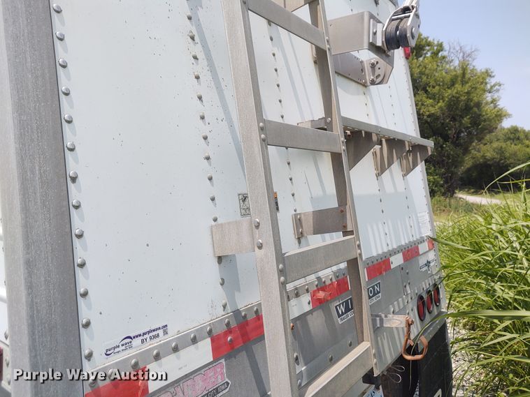 image for item BY9368 2002 Wilson  grain trailer