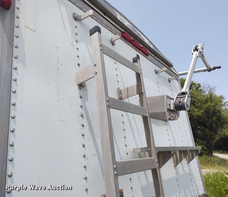 image for item BY9368 2002 Wilson  grain trailer