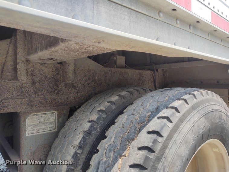 image for item BY9368 2002 Wilson  grain trailer