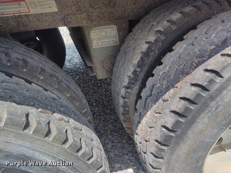 image for item BY9368 2002 Wilson  grain trailer