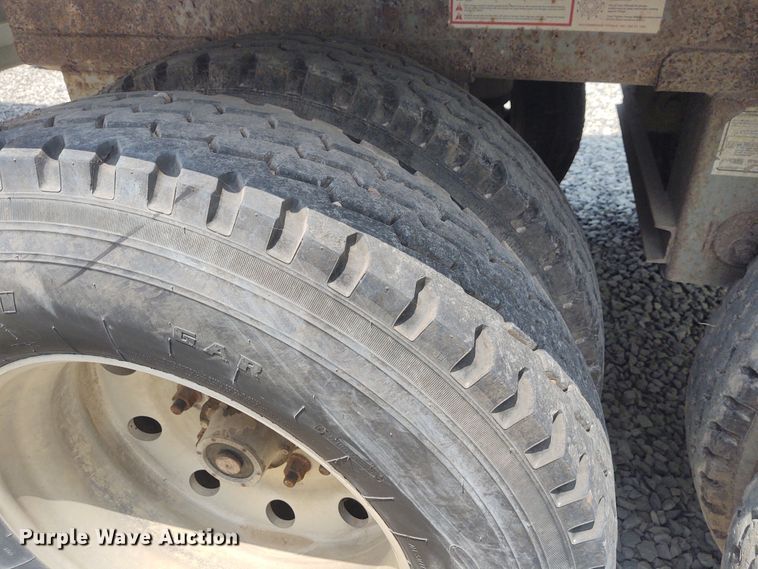 image for item BY9368 2002 Wilson  grain trailer